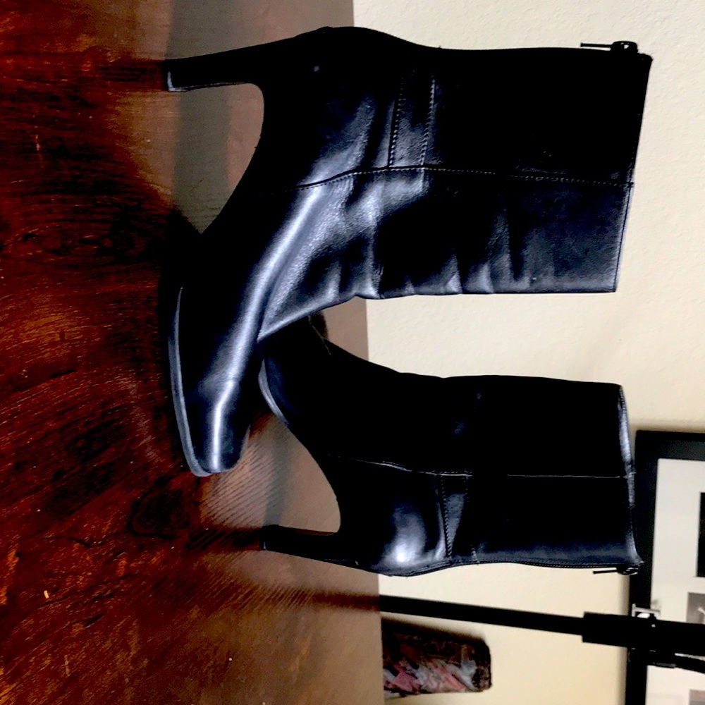 Amanda Smith boots